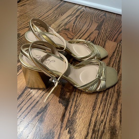 Michelle Ankle Strap Sandal (Women)
Jewel Badgley Mischka NWT - Picture 7 of 7